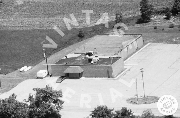 Strikers Entertainment (Pine Ridge Lanes) - Vintage Aerial (newer photo)